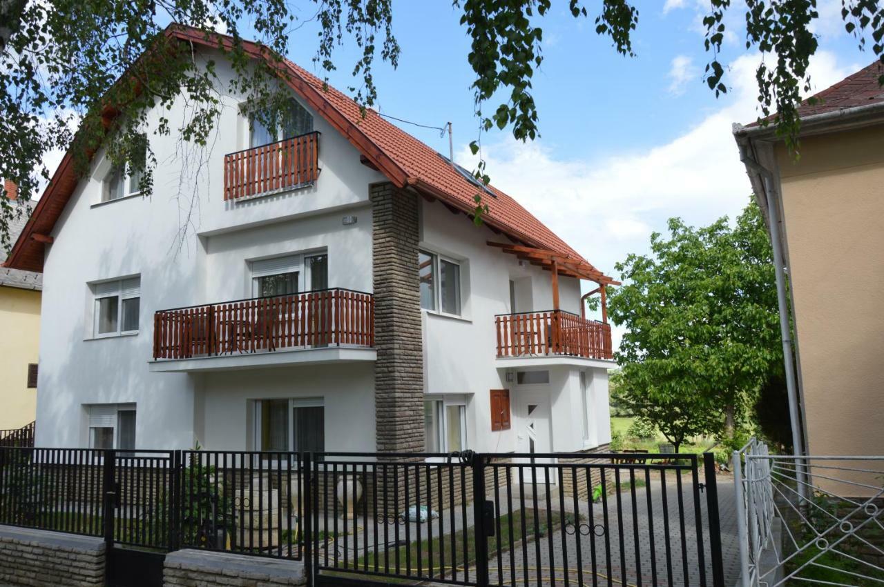 Varga Apartman Hévíz Extérieur photo