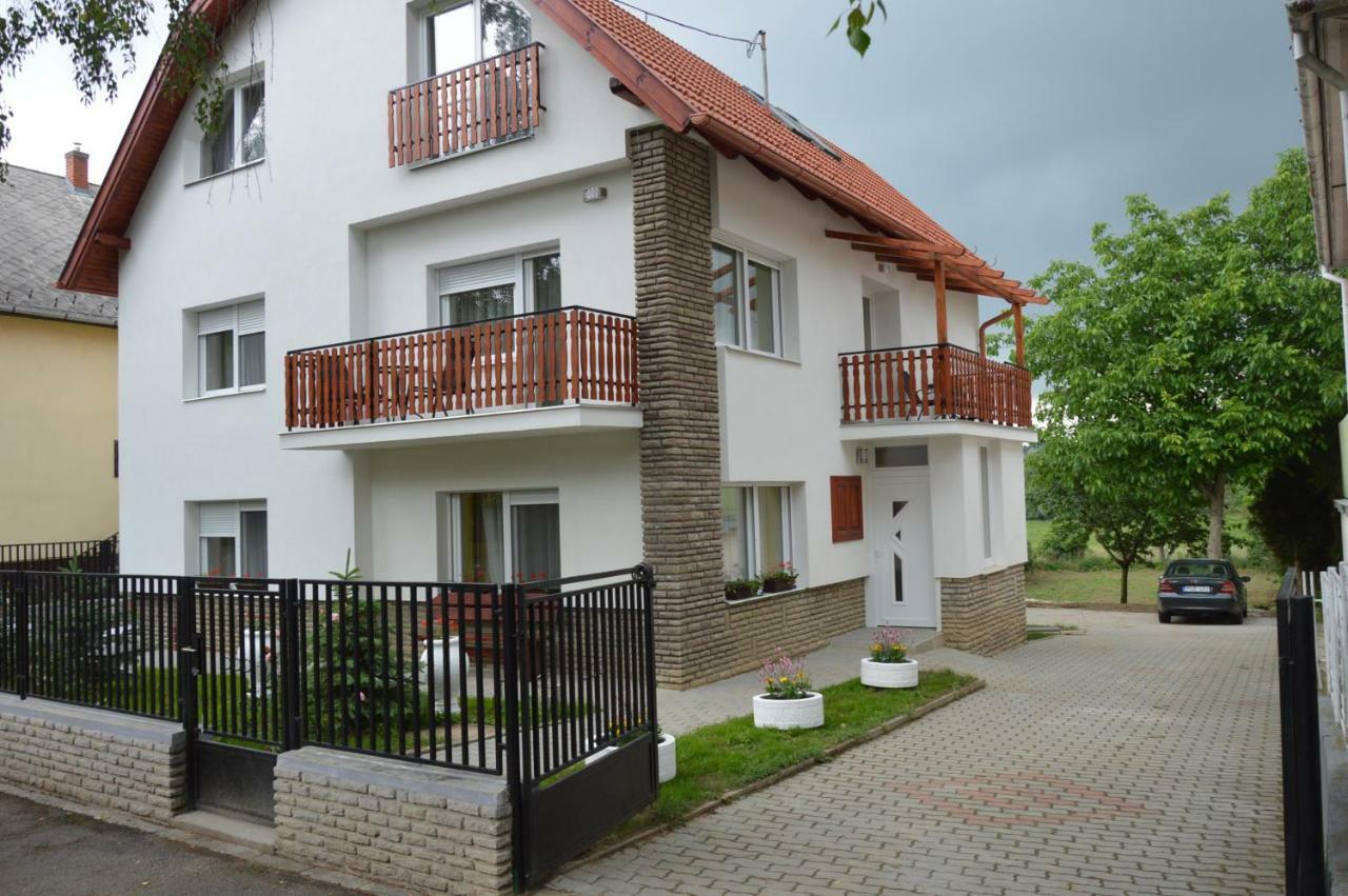 Varga Apartman Hévíz Extérieur photo